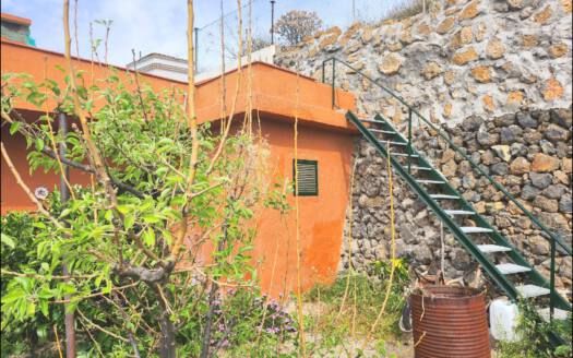 Se vende encantadora casa con terreno en Güímar