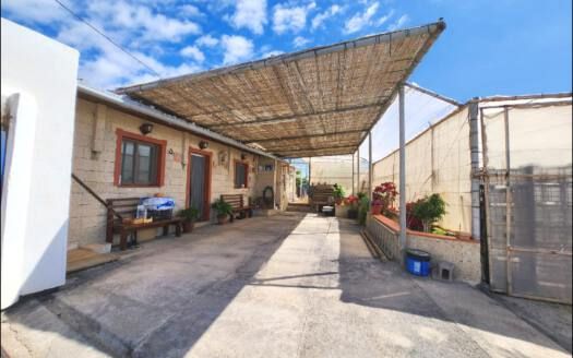Se vende bonita propiedad en Arico zona Marzagán