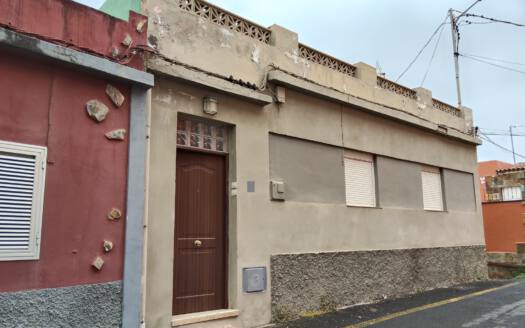 Se vende casa terrera en Tacoronte